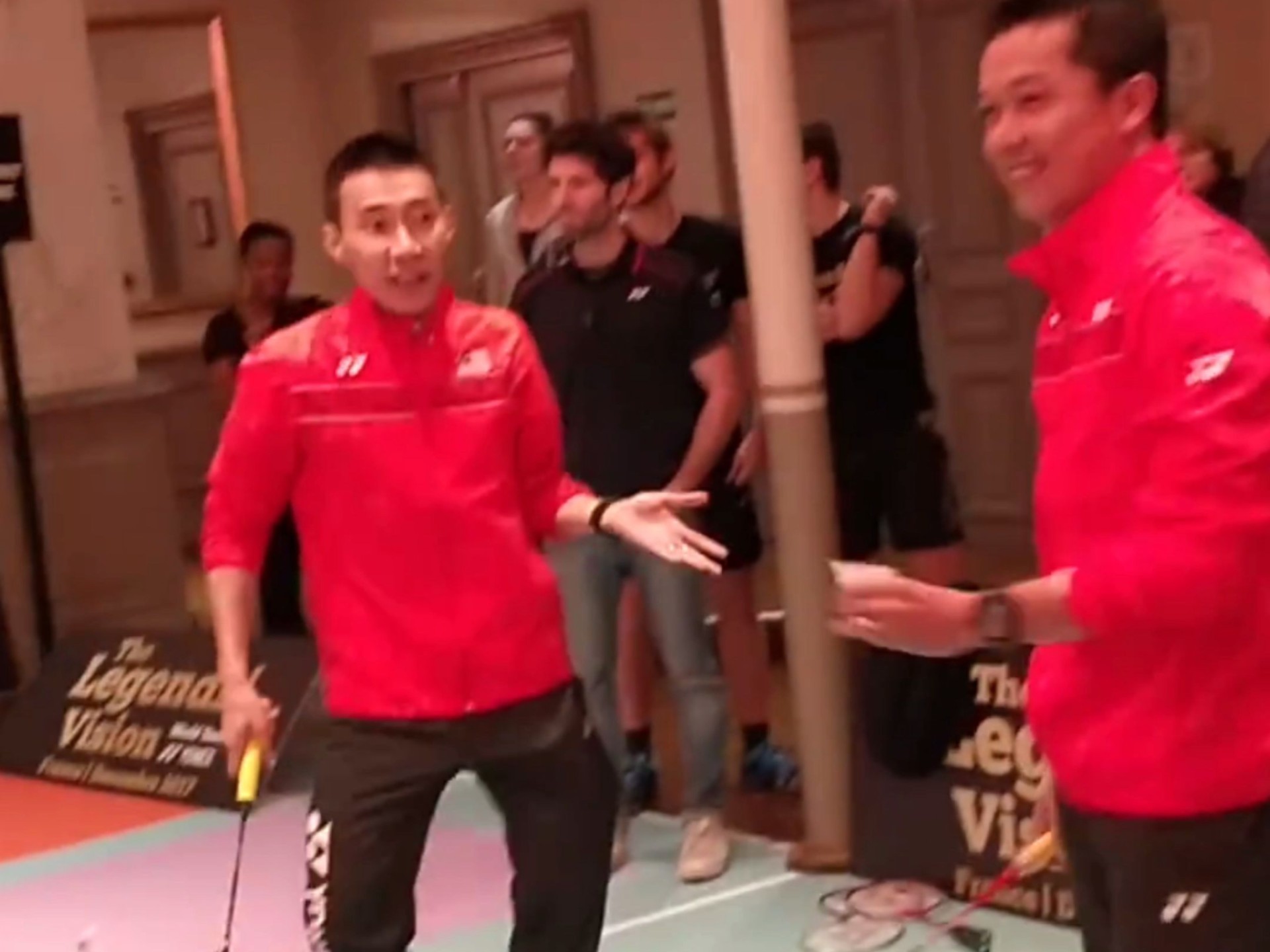 日本羽毛球队爆冷泰国羽毛球队，李宗伟三分雨点燃全场