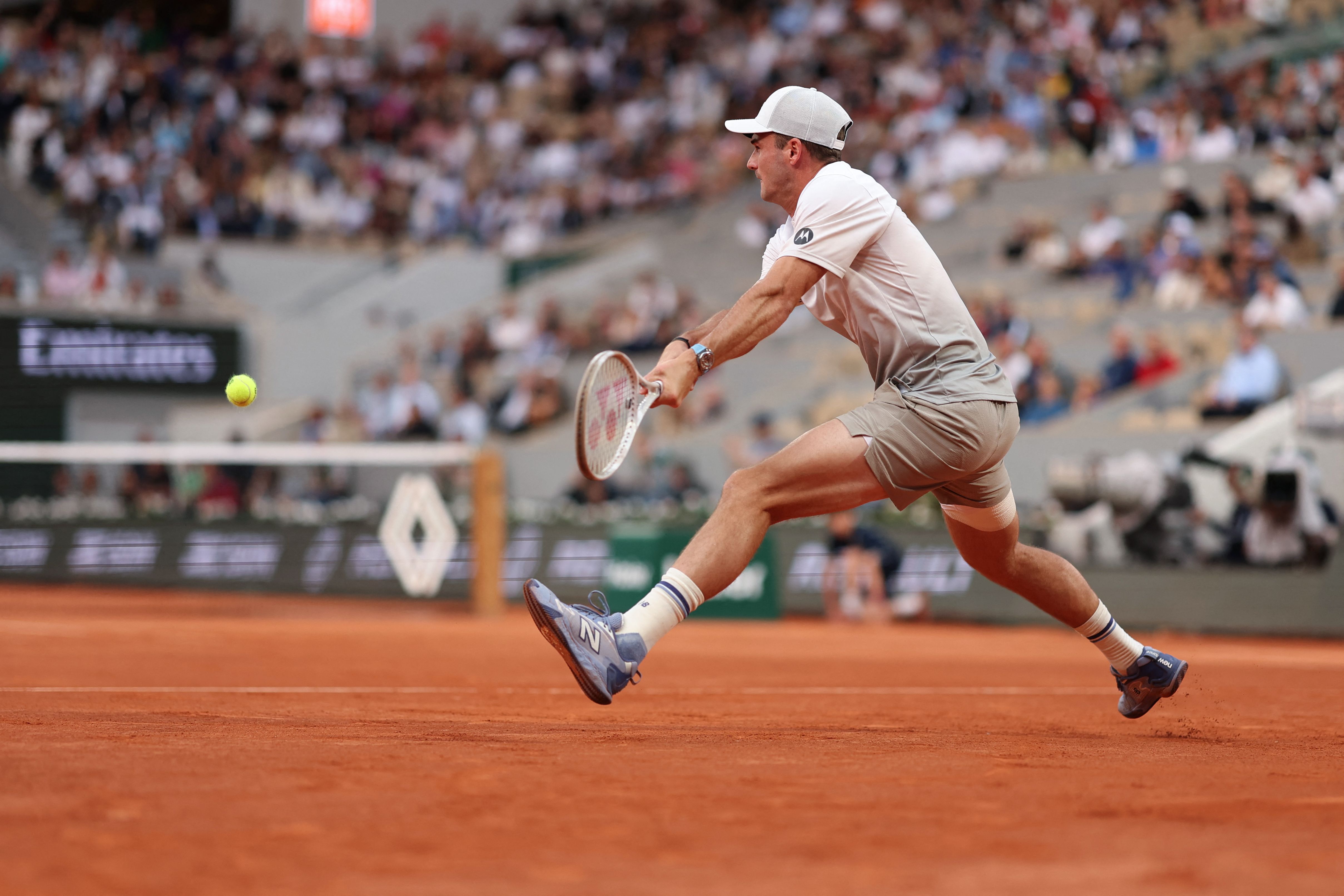 德国网球队强势澳大利亚网球队，阿尔卡拉斯统治全场的简单介绍