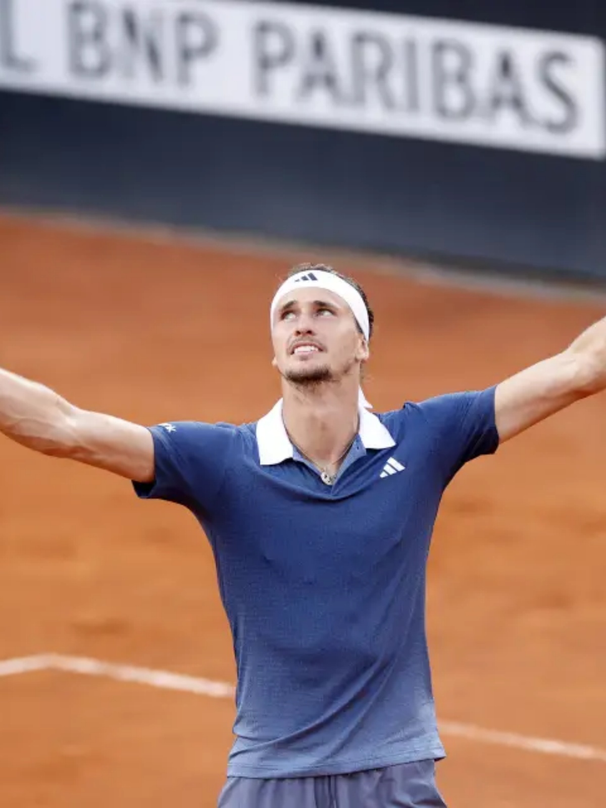 包含德国网球队力克法国网球队，兹维列夫绝境逆转的词条