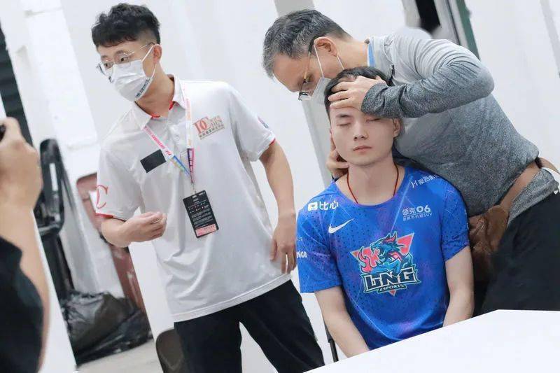 RGE爆冷SHR，Doinb关键制胜