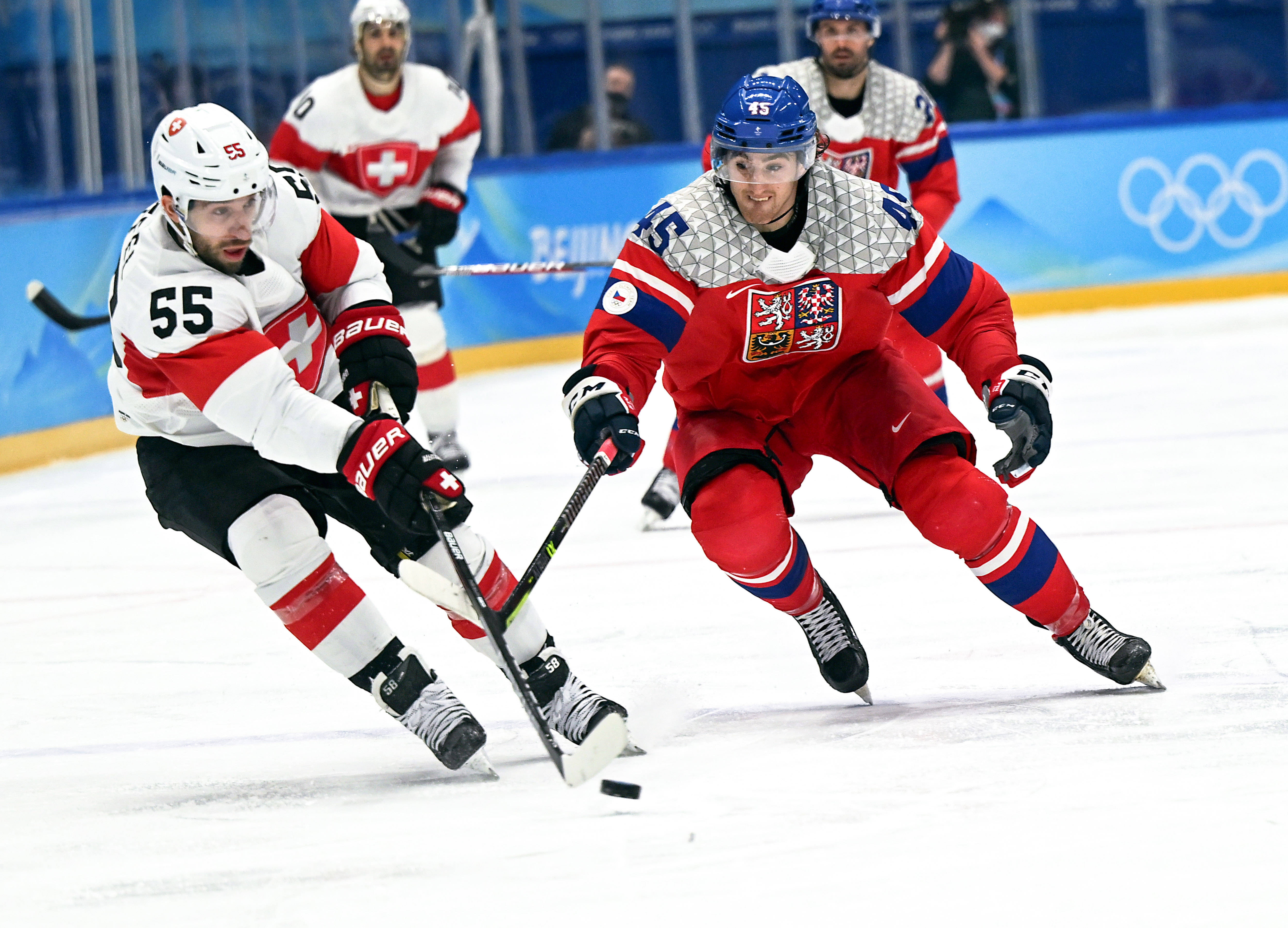 冰球选手发挥出色,荣膺最佳MVP的简单介绍 冰球选手发挥出色,荣膺最佳MVP的简单介绍