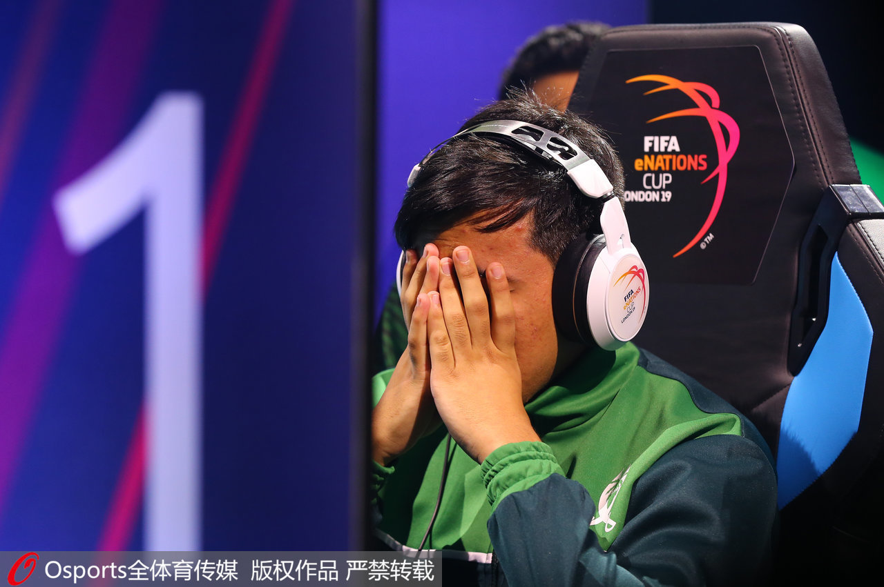 爱游戏娱乐-FIFA电竞传奇谢幕，球迷泪洒赛场