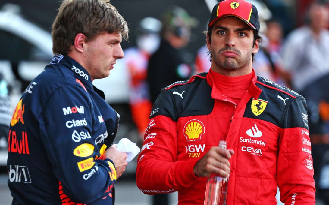 红牛二队鏖战雷诺车队，塞恩斯关键制胜的简单介绍