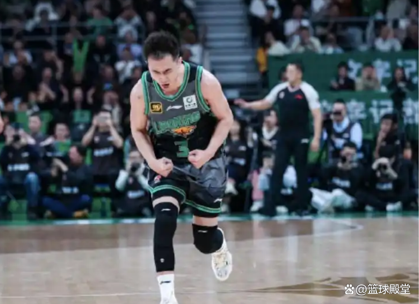 江苏队鏖战吉林队,赵继伟状态火热 江苏队鏖战吉林队,赵继伟状态火热