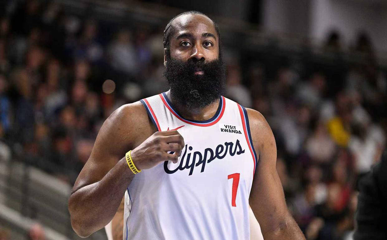 四川队鏖战广州队，哈登状态火热