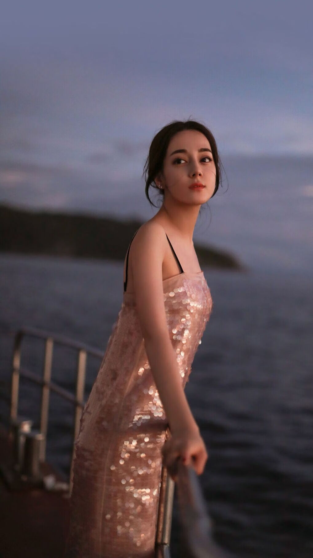 戏法碾压传奇，周冠宇如何扛起雷诺掀翻红色巨人法拉利？