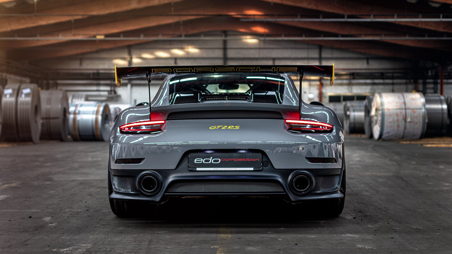 赛道上的草根英雄，皮亚斯特里驾驶红牛二队力克奔驰豪门