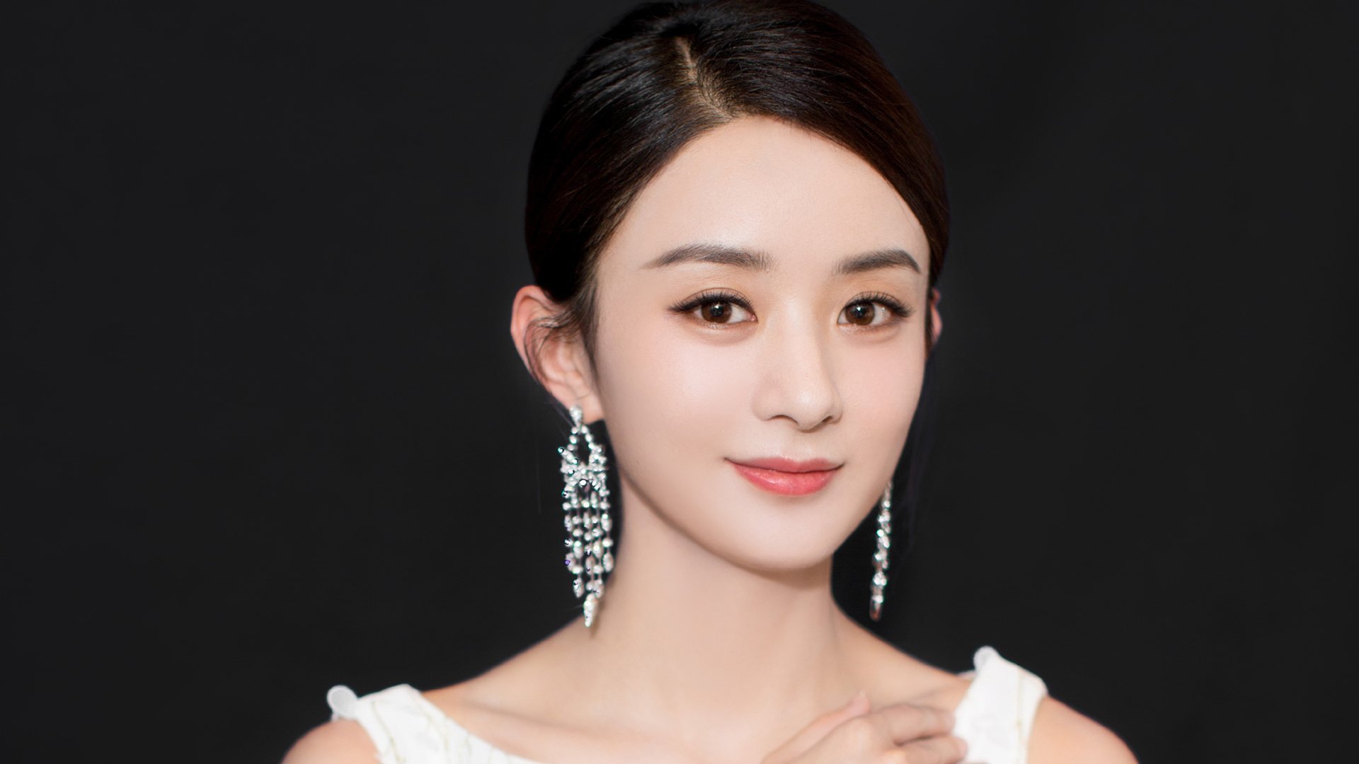 当东欧铁骑横扫南美雄鹰，一场冷门与一个纪录的足球辩证法