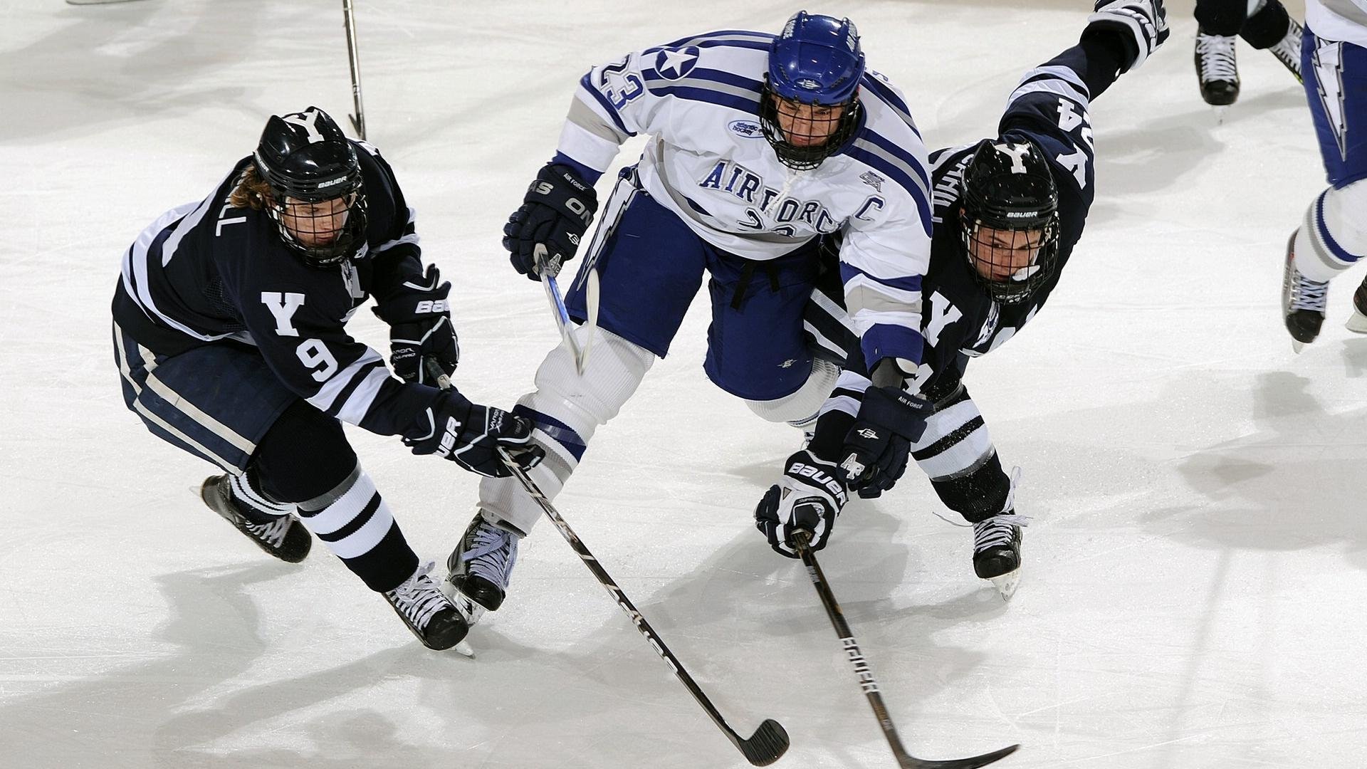 当他走向方向盘时，全世界都笑了—直到第一个弯道