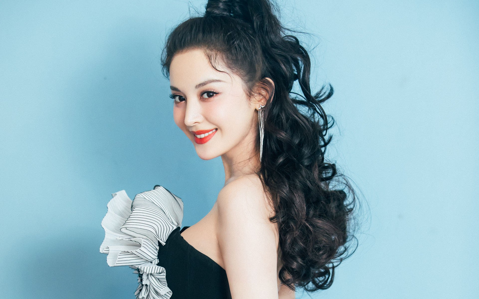 欧陆烽火双城记,莱比锡铁骑碾过苏格兰荆棘,阿劳霍化身意甲巨人杀手