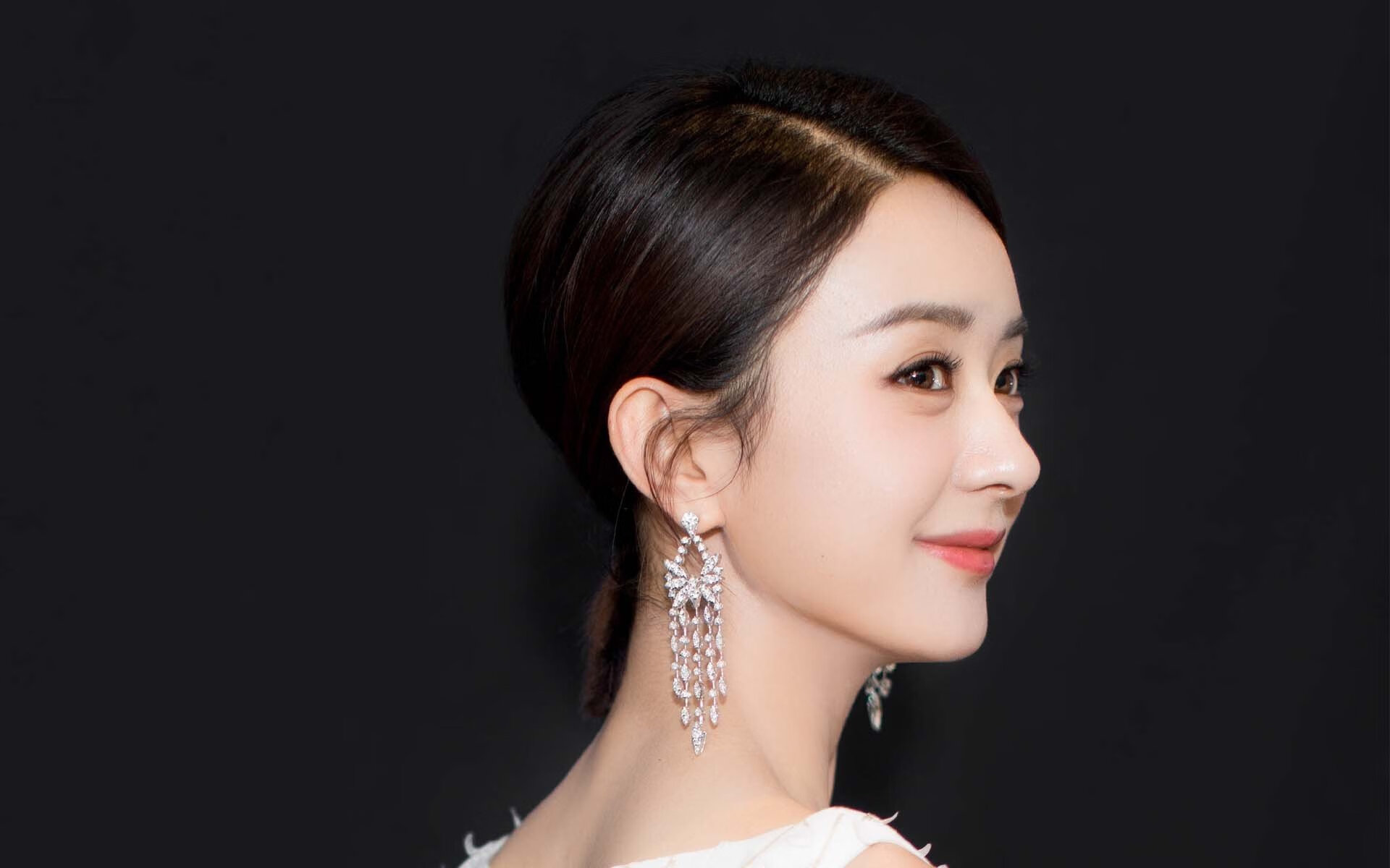 太阳如日中天全面压制新疆,英格拉姆冷血三分锁定胜局