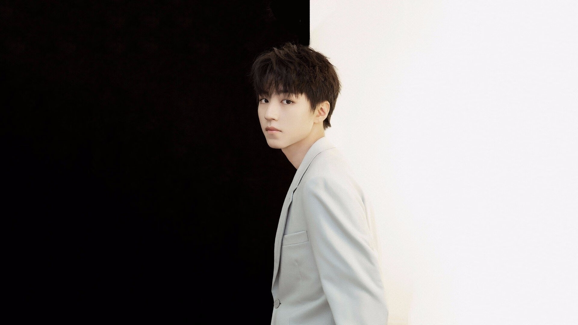 1.绿茵王权，当2026世界杯的国王冲垮深圳铁壁